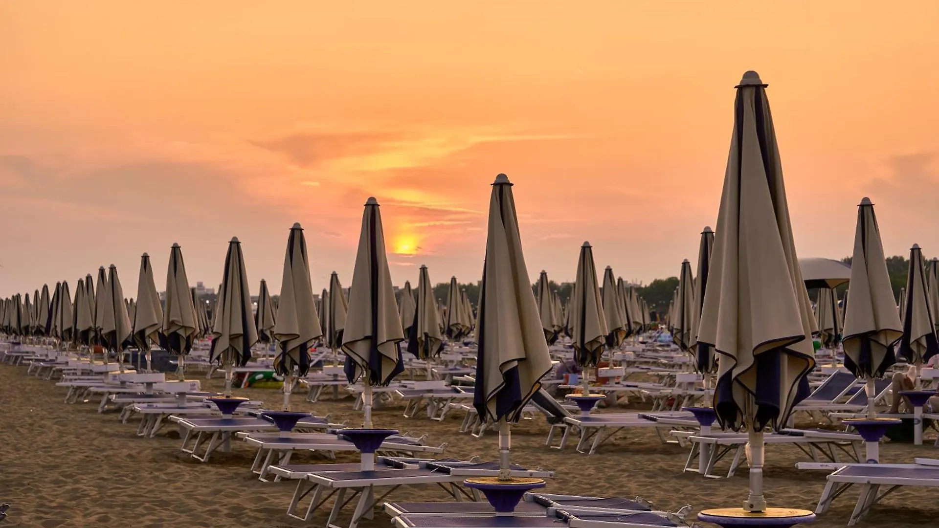 Luminous Flat With Frontal Sea View - Beahost Apartment Bibione